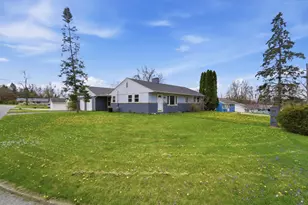 818 Brookwood Dr, Bellefontaine, OH 43311 - Photo 2