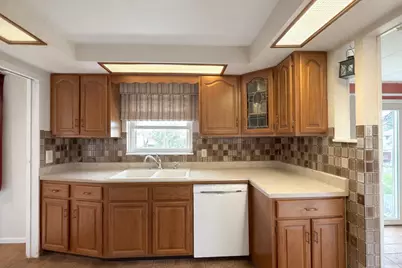 448 Ontario Avenue, Bellefontaine, OH 43311 - Photo 6