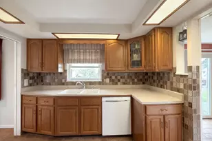 448 Ontario Ave, Bellefontaine, OH 43311 - Photo 6