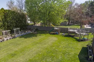1675 Laurel Creek Dr, Troy, OH 45373 - Photo 4