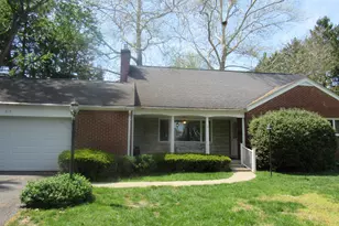 517 Locust Hill Dr, Englewood, OH 45322 - Photo 2