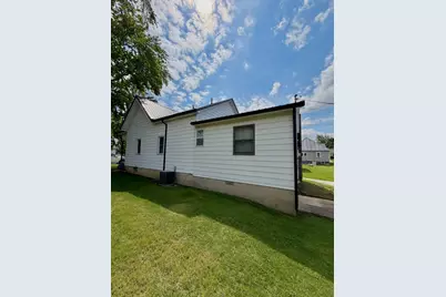 319 N Spruce Street, Saint Marys, OH 45885 - Photo 4