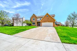 790 Chaucer Ln, Tipp City, OH 45371 - Photo 8