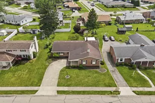 2516 Rebecca Dr, Springfield, OH 45503 - Photo 2