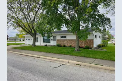 1002 Middle Street, Wapakoneta, OH 45895 - Photo 2