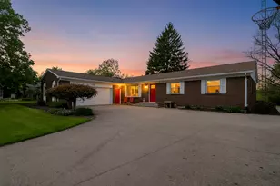708 Arrowhead Dr, Sidney, OH 45365 - Photo 2