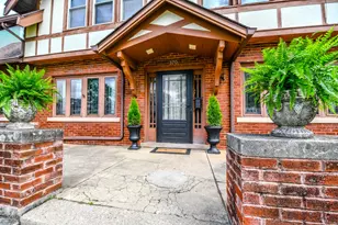 370 E Cassilly St, Springfield, OH 45503 - Photo 2