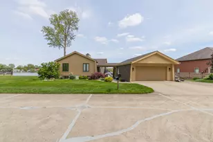 9072 Hickory Ln, Huntsville, OH 43324 - Photo 2