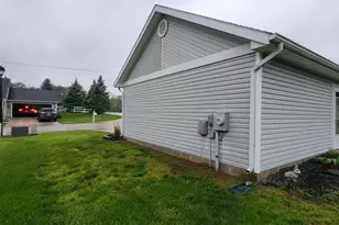 702 Fenview Dr, New Carlisle, OH 45344 - Photo 4