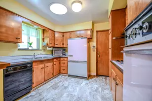 1404 Pinecrest Dr, Dayton, OH 45414 - Photo 14