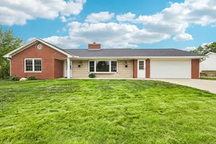 110 Delaware Ave, Greenville, OH 45331 - Photo 2
