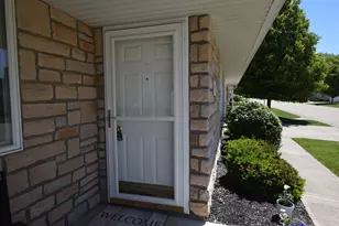 943 E Lawn Ave, Urbana, OH 43078 - Photo 2