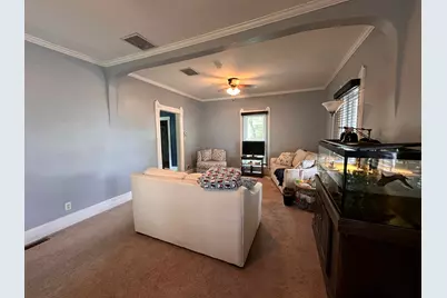 221 N Hayes Street, Bellefontaine, OH 43311 - Photo 6