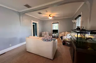 221 N Hayes St, Bellefontaine, OH 43311 - Photo 6