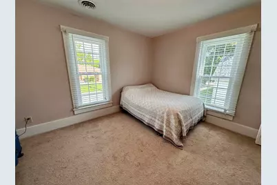 221 N Hayes Street, Bellefontaine, OH 43311 - Photo 10