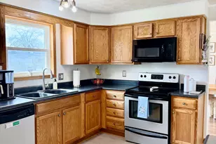 313 Cottonwood St, Wapakoneta, OH 45895 - Photo 12