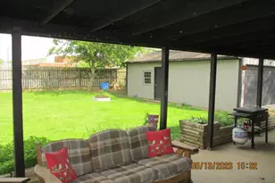 810 Bayberry Dr, New Carlisle, OH 45344 - Photo 28
