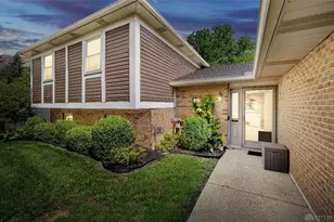 707 Clear Brooke Ct, Vandalia, OH 45377 - Photo 2