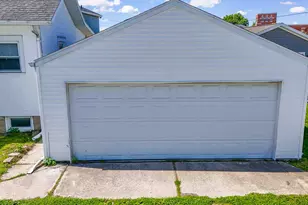 105 S Pine St, Wapakoneta, OH 45895 - Photo 40