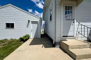 105 S Pine St, Wapakoneta, OH 45895 - Photo 34