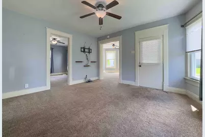 105 S Pine Street, Wapakoneta, OH 45895 - Photo 4
