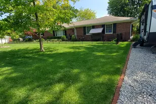 214 Orange St, Wapakoneta, OH 45895 - Photo 4