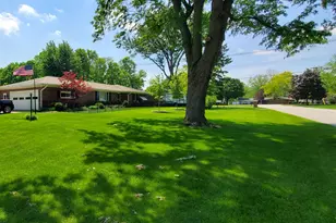 214 Orange St, Wapakoneta, OH 45895 - Photo 2