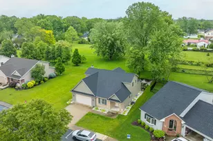 132 Village Green Dr, Sidney, OH 45365 - Photo 4