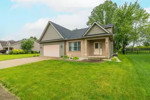 132 Village Green Dr, Sidney, OH 45365 - Photo 2
