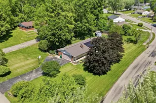 2627 Marinette Dr, Springfield, OH 45503 - Photo 2