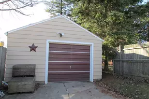 1907 Maryland Ave, Springfield, OH 45505 - Photo 6