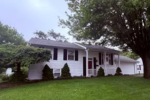 828 Hedwick St, New Carlisle, OH 45344 - Photo 2