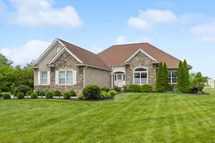 53 Club House Dr, South Charleston, OH 45368 - Photo 2