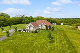 53 Club House Dr, South Charleston, OH 45368 - Photo 4