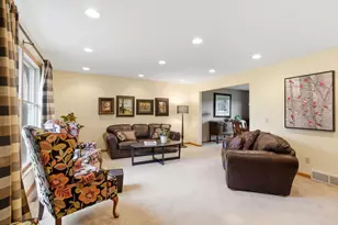 195 Finsbury Ln, Troy, OH 45373 - Photo 8