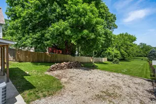1920 S Burnett Rd, Springfield, OH 45505 - Photo 4