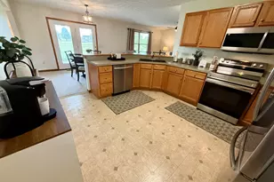 808 Lambert Dr, Piqua, OH 45356 - Photo 2