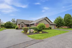 1912 Wedgewood Cir, Springfield, OH 45503 - Photo 1