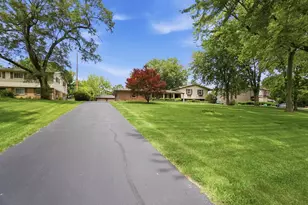 2756 Cottonwood Dr, Springfield, OH 45504 - Photo 1