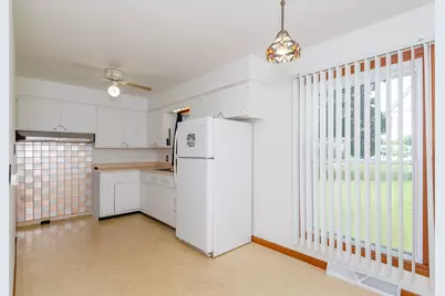 810 Meadow Lane, Troy, OH 45373 - Photo 6