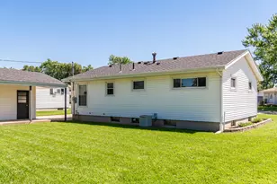 810 Meadow Ln, Troy, OH 45373 - Photo 32