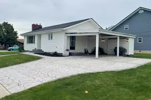 308 N Sycamore St, Botkins, OH 45306 - Photo 4