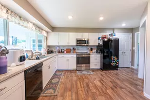 804 N Circle Dr, Wapakoneta, OH 45895 - Photo 10