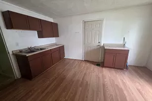 23 N Barron St, Kenton, OH 43326 - Photo 6