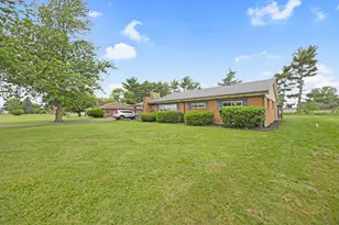 323 E Wapakoneta St, Waynesfield, OH 45896 - Photo 14