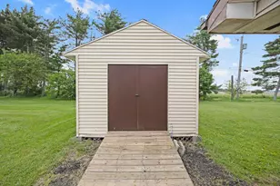 323 E Wapakoneta St, Waynesfield, OH 45896 - Photo 6
