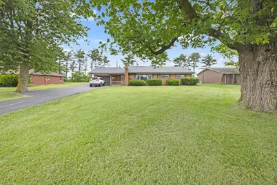 323 E Wapakoneta Street, Waynesfield, OH 45896 - Photo 2