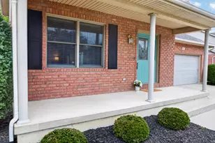 445 Clover Hill Dr, Tipp City, OH 45371 - Photo 2
