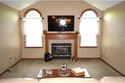 858 Trent Close, Springfield, OH 45503 - Photo 2