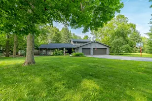 2425 Black Oak Dr, Troy, OH 45373 - Photo 2